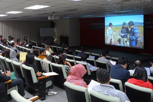 主辦單位中央大學展示七海計畫國際實驗成果。石孟佳攝