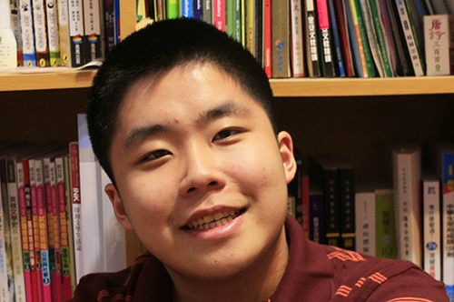 錄取中央大學中文系的游高晏，有極高的寫作天分。照片游高晏提供