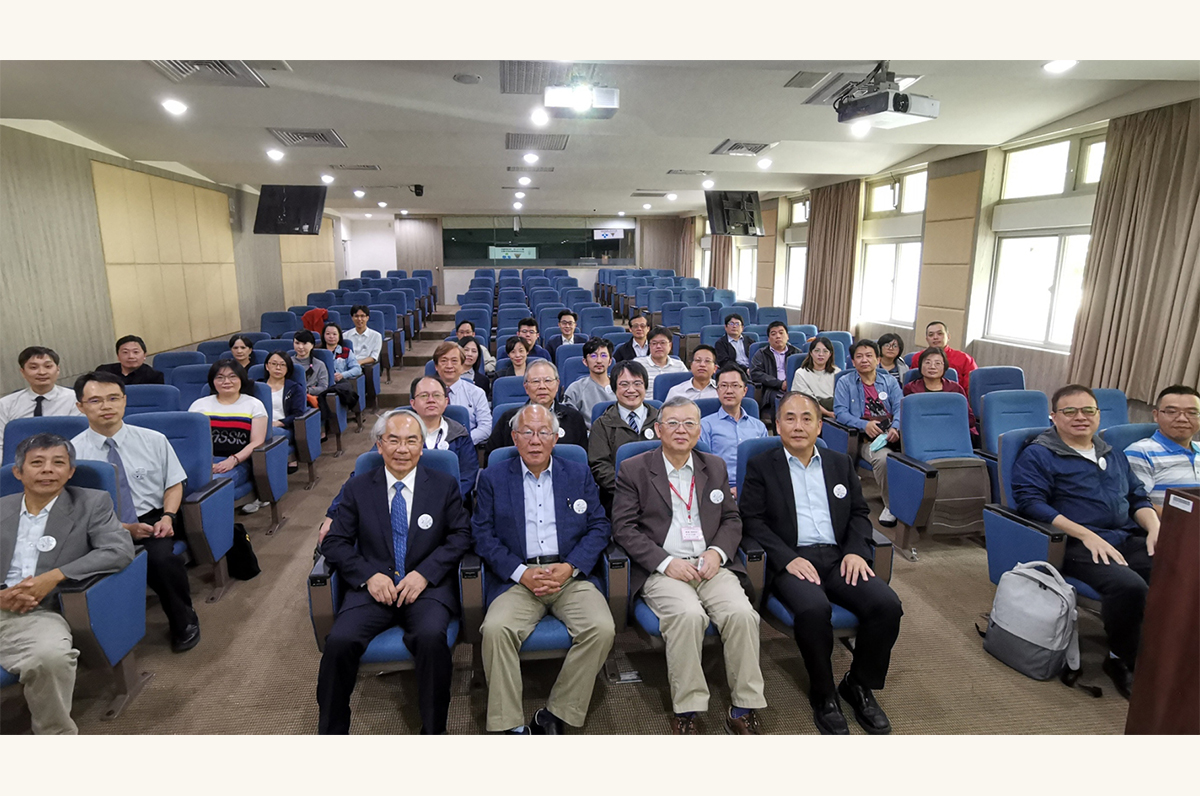 智慧醫療推廣教育專班，集合中央大學與聯新國際醫院雙方的菁英，開創智慧醫療新局。照片資電學院提供
