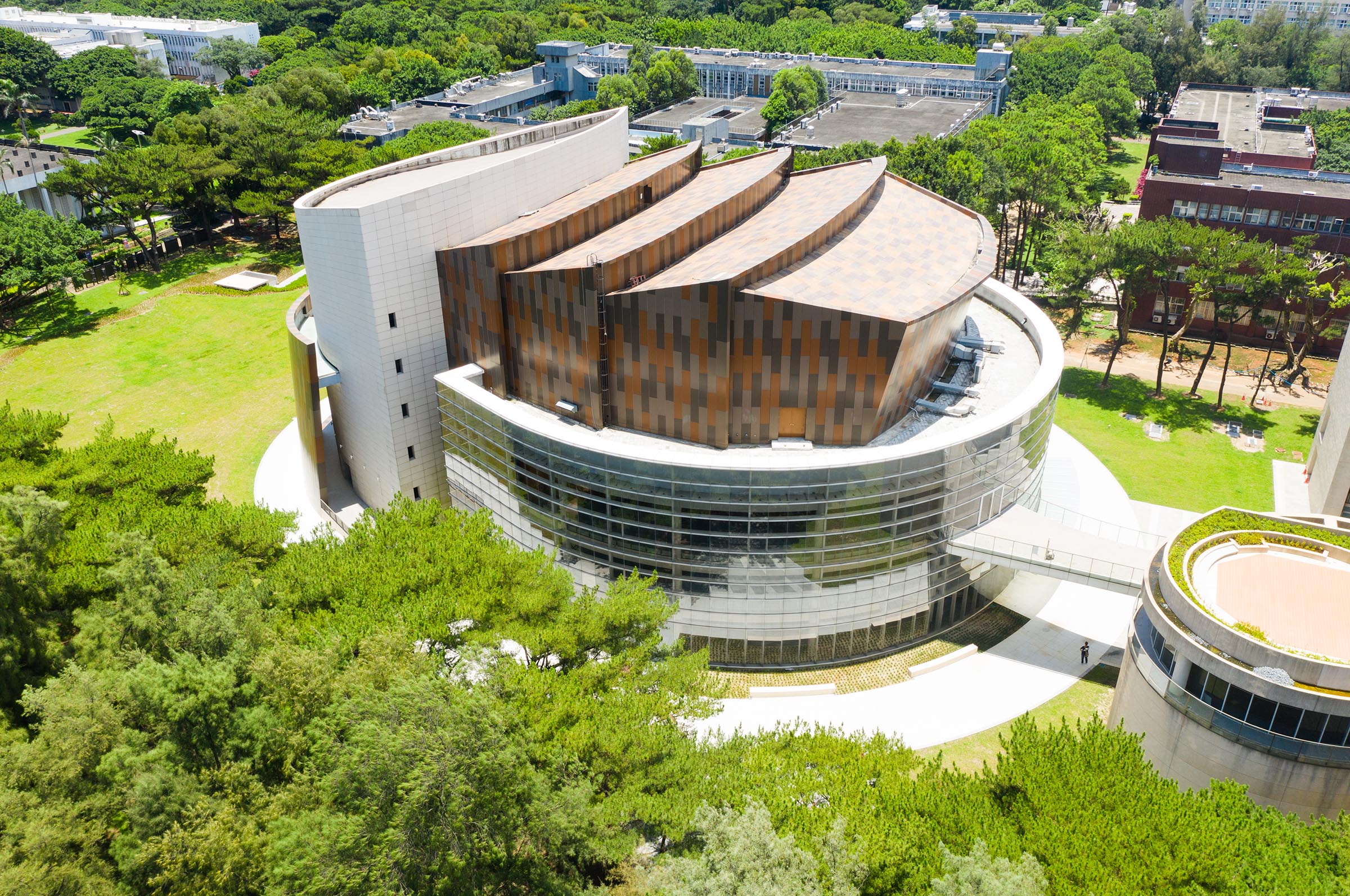 "Pine" is the spiritual symbol of NCU. The exterior of the auditorium is inspired by the idea that "pinecone" nurtures the seeds of wisdom. Photo courtesy of the Office of the Secretary