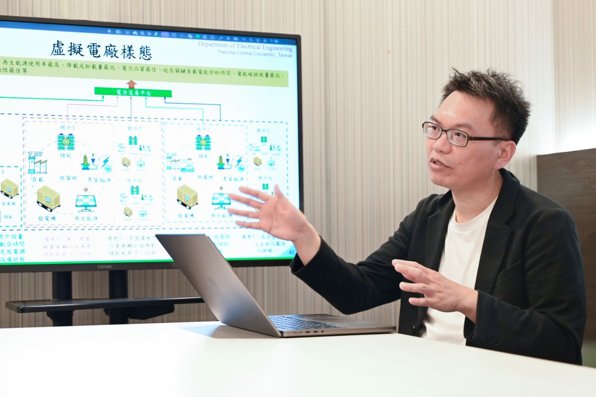 中央大學陳正一特聘教授團隊長期投入微電網等關鍵技術研發，近期獲台灣電力公司新臺幣壹億元經費補助，將於校園建置新一代微電網示範場域。照片電機系提供