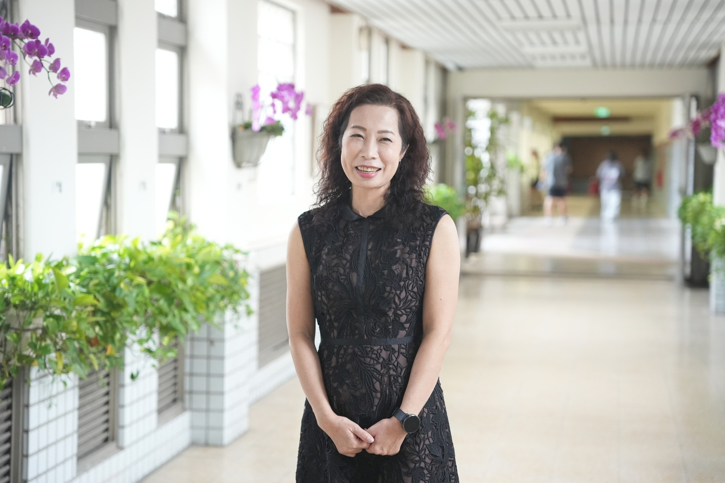中央大學企業管理學系教授陳春希，以傾聽與關懷陪伴學生走過成長歷程，榮獲教育部115年度友善校園獎「傑出導師獎」肯定。蔡沛倫攝